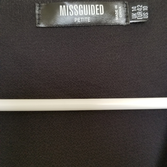 Missguided Wrap Front Crop Top - Picture 4 of 7